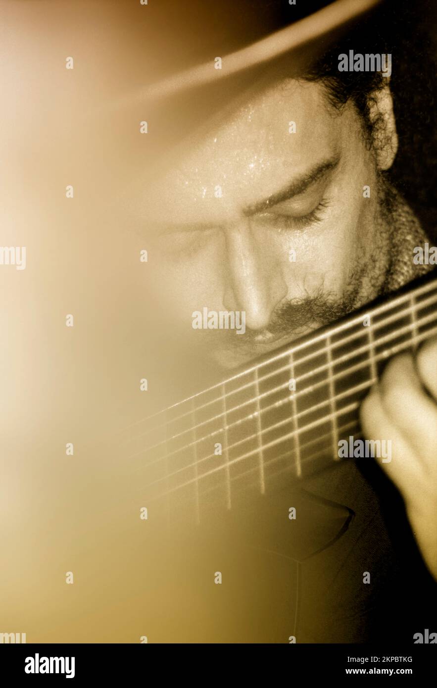Egberto Gismonti, brasilianischer Komponist, Gitarrist und Pianist, Live-Konzert, Jazzfestival Balve, 1978 Stockfoto