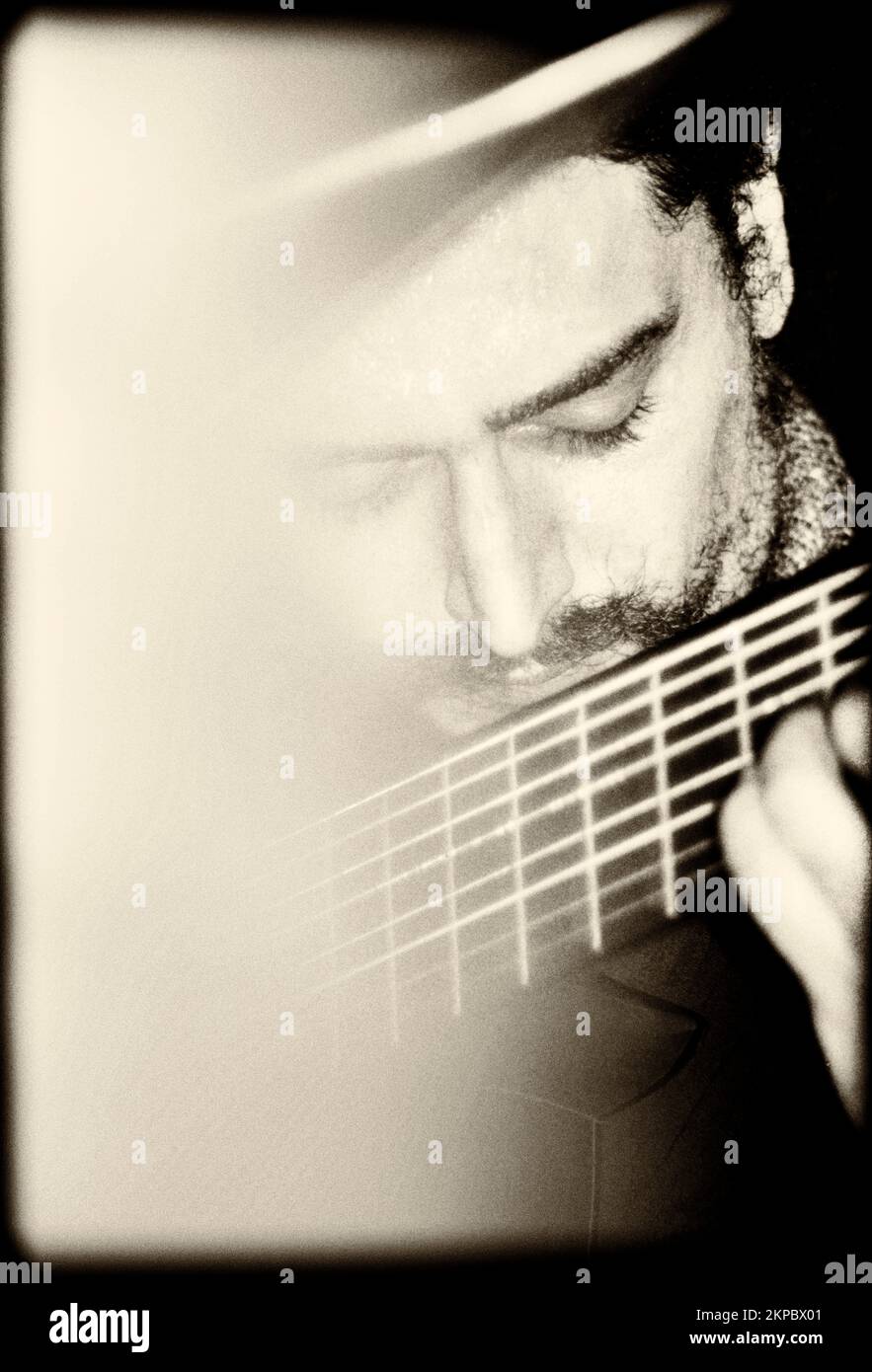 Egberto Gismonti, brasilianischer Komponist, Gitarrist und Pianist, Live-Konzert, Jazzfestival Balve, 1978 Stockfoto