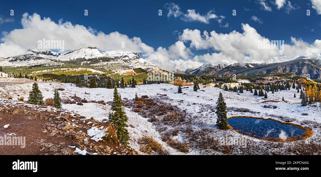 Panoramablick vom Molas Pass in der Nähe von Silverton auf dem Million Dollar Highway in Colorado, USA Stockfoto