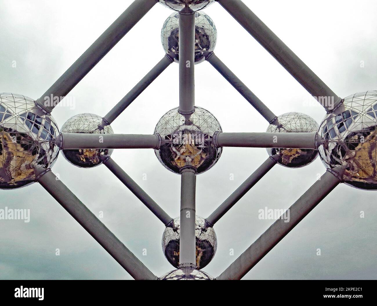Die repräsentative Struktur eines Eisenkristalls vergrößerte sich 165 Milliarden Mal, Belgien Stockfoto
