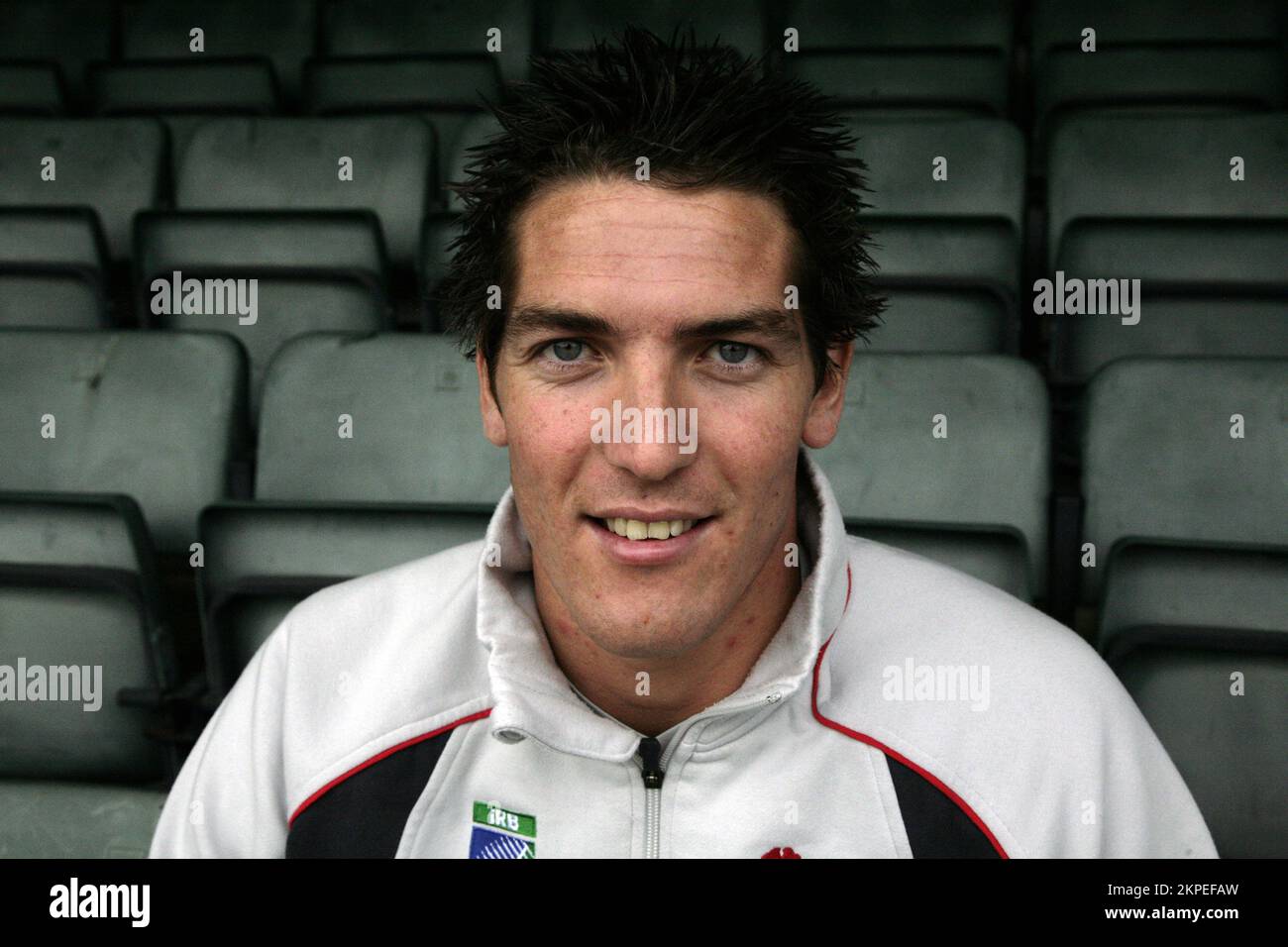 JAMES HOOK, RUGBYSPIELER, 2007: James Hook of Wales and Ospreys, fotografiert am 2. November 2007 in Neath, Wales. Foto: ROB WATKINS. INFO: James Hook, ein walisischer Rugbyspieler, ist bekannt für seine Vielseitigkeit auf dem Spielfeld, er spielte verschiedene Positionen, darunter Fly-Half, Center und Fullback. Hook ist bekannt für seine Schlagkraft und sein kreatives Spielverhalten und hat sowohl Club als auch Country mit Auszeichnung vertreten. Stockfoto