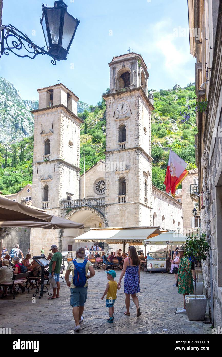 Kathedrale des Heiligen Tryphon (Katedrala Svetog Tripuna), Trg SvTripuna, Altstadt, Kotor, Dalmatien, Montenegro Stockfoto