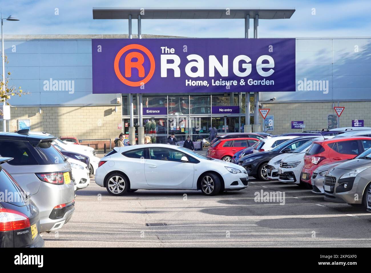 The Range Home Leisure & Garden Shop Kundeneingang & Markenlogo moderner Baustellplatz Lakeside Retail Park Thurrock Essex England UK Stockfoto