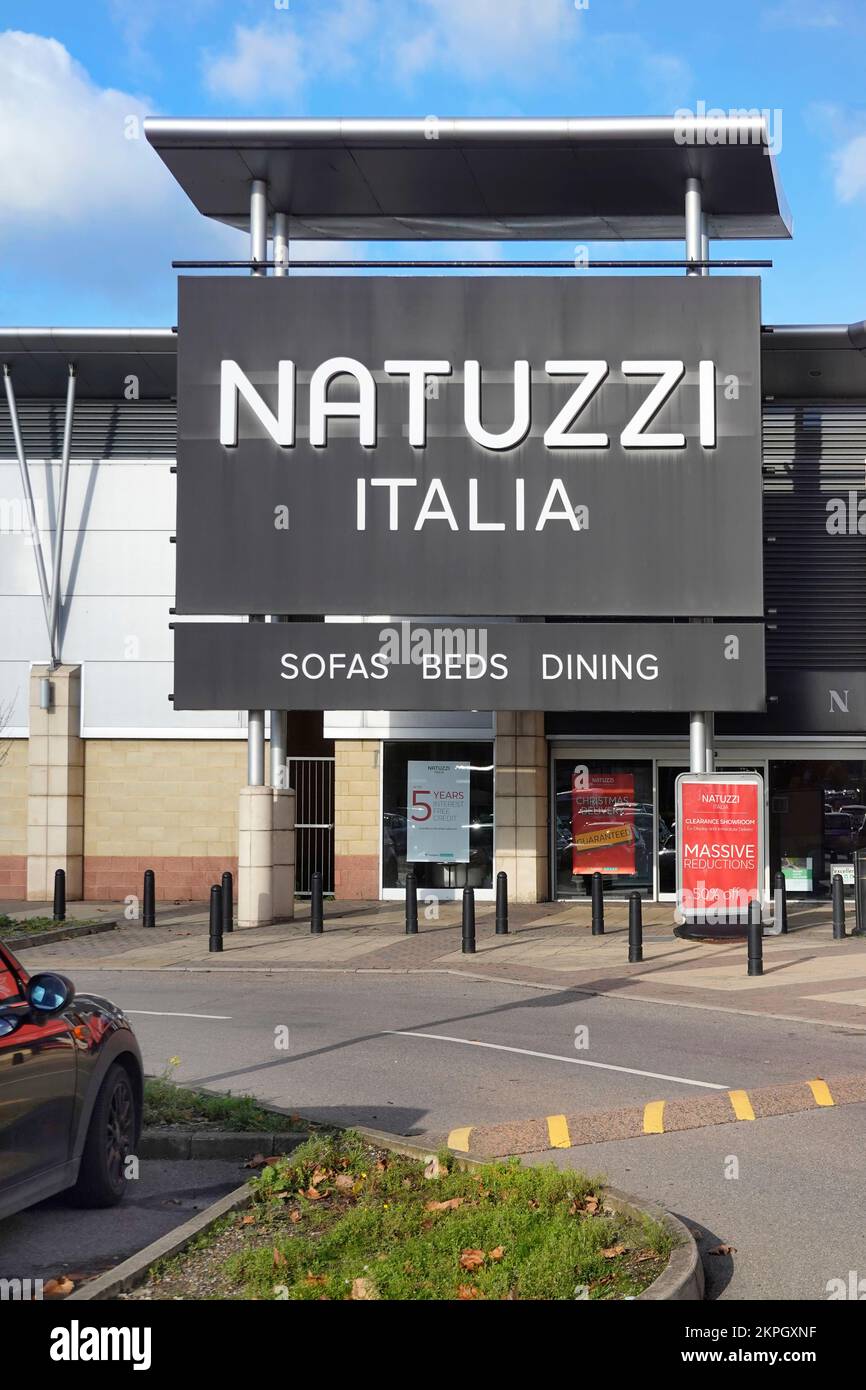 Natuzzi Italia eine italienische Möbel Einzelhandel Unternehmen mit großen store Schild über Eingang Räumlichkeiten auf UK Lakeside Retail Park West Thurrock Essex shop Stockfoto