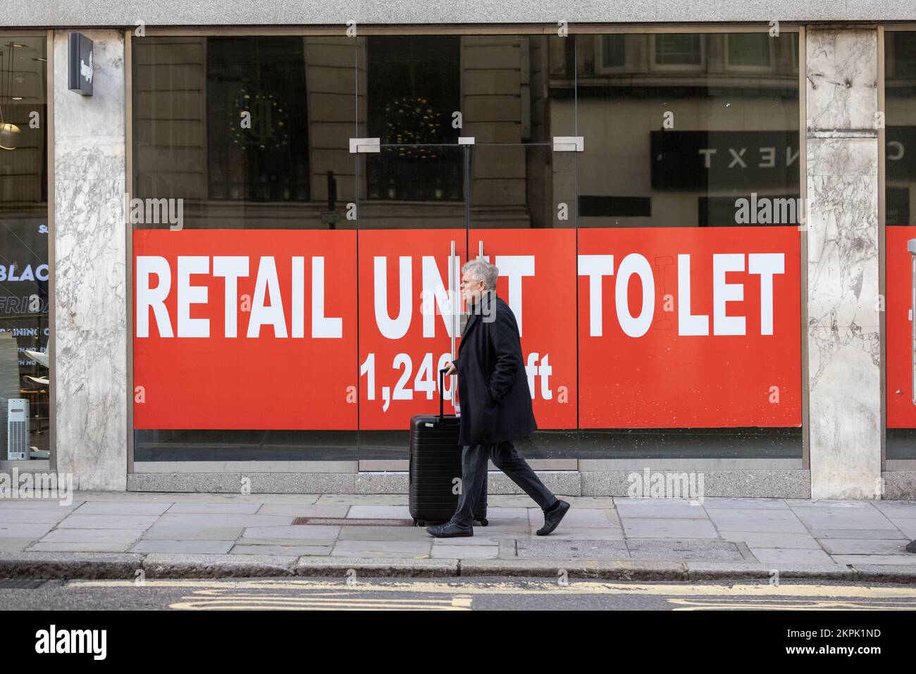 Leere Verkaufseinheit für die Vermietung, leer stehende Geschäftsräume in der City of London, England, Vereinigtes Königreich Stockfoto