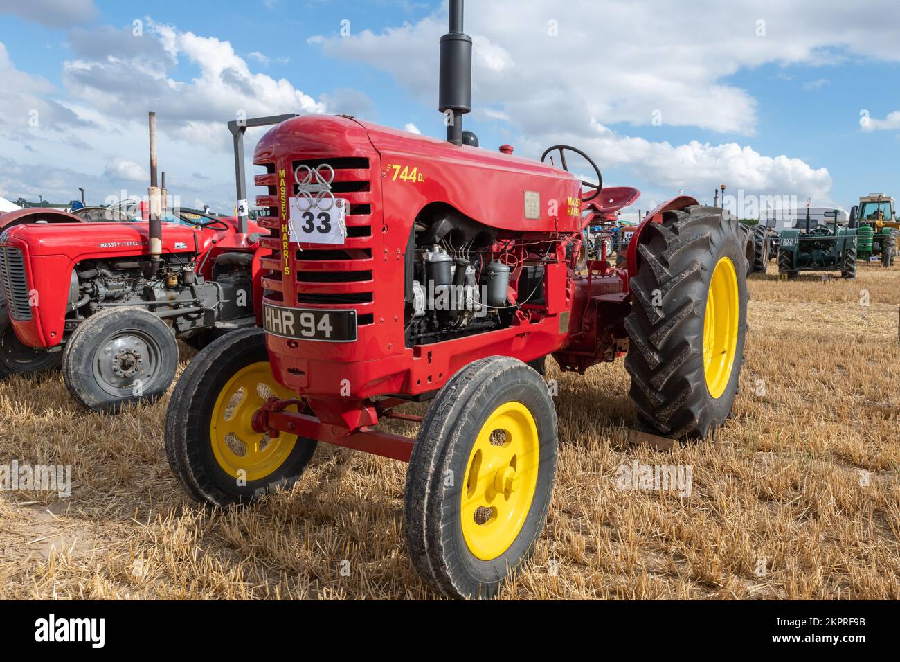 Tarrant Hinton.Dorset.United Kingdom.25. 2022. August. Auf der Great Dorset Steam Fair wird Ein Massey Harris 744 ausgestellt Stockfoto