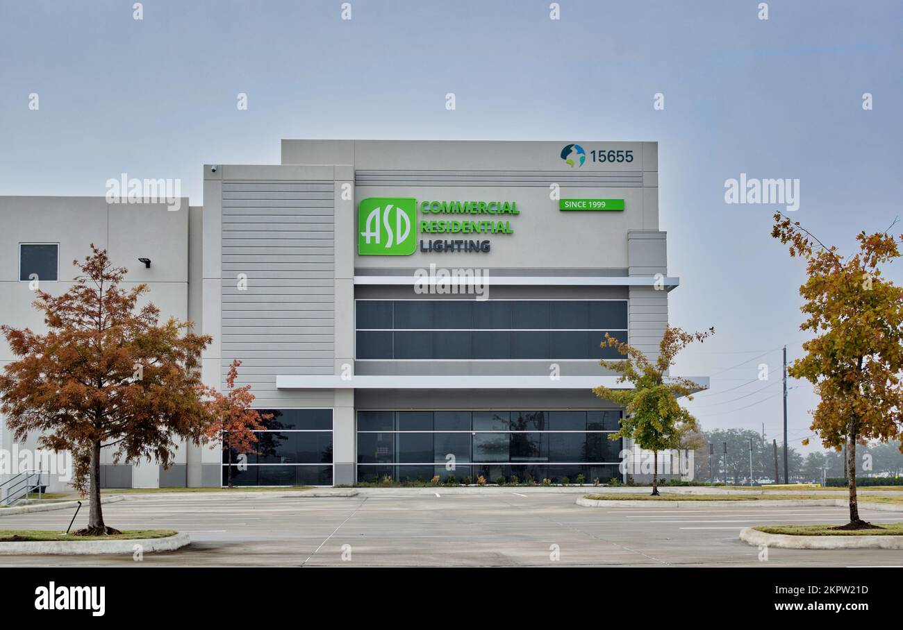 Houston, Texas, USA 11-24-2022: Außenansicht des Bürogebäudes ASD Lighting in Houston, TX. Hersteller von LED-Leuchten, gegründet 1999. Stockfoto