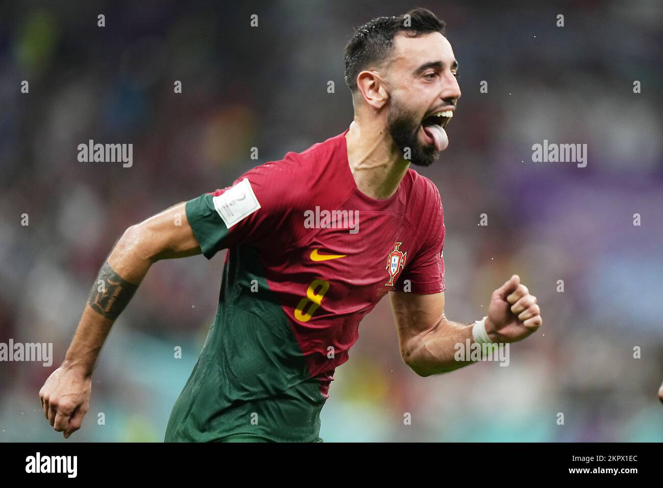 Lusail, Katar. 28.. November 2022. Bruno Fernandes aus Portugal feiert sein Tor während des FIFA-Weltmeisterschafts-2022-Spiels Gruppe H zwischen Portugal und Uruguay, das am 28. November 2022 in Lusail, Katar, im Lusail Stadium gespielt wurde. (Foto: Bagu Blanco/PRESSIN) Kredit: PRESSINPHOTO SPORTS AGENCY/Alamy Live News Stockfoto