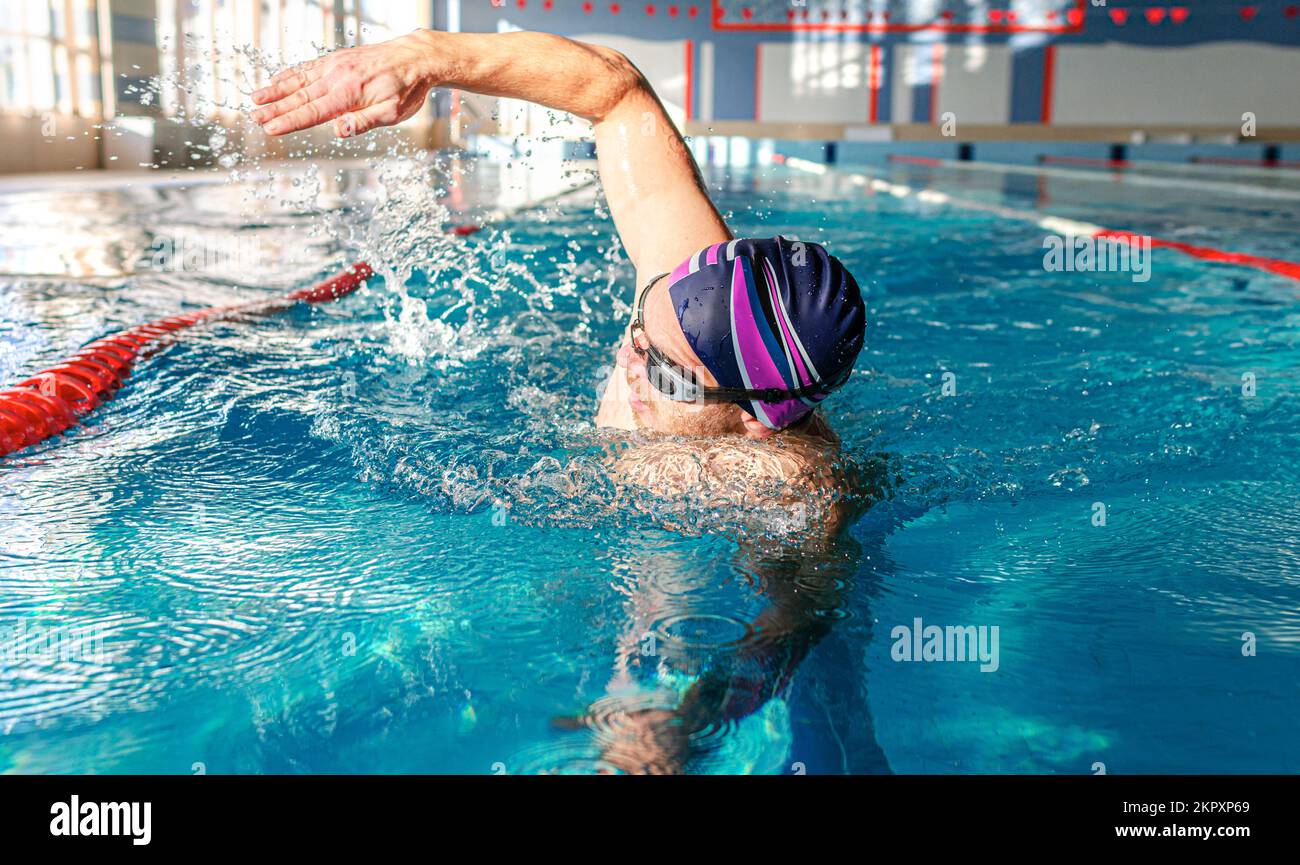 Schwimmer in den Pool. Stockfoto