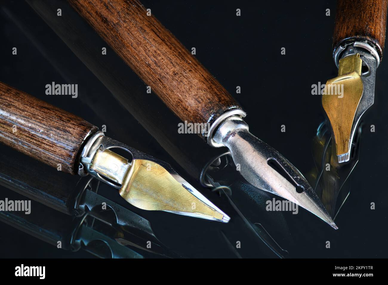 Kalligrafieset auf Glasplatte Stockfoto