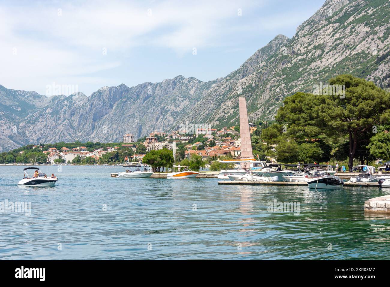 Hafenszene, Bucht von Kotor (Boka kotorska), Kotor, Dalmatien, Montenegro Stockfoto