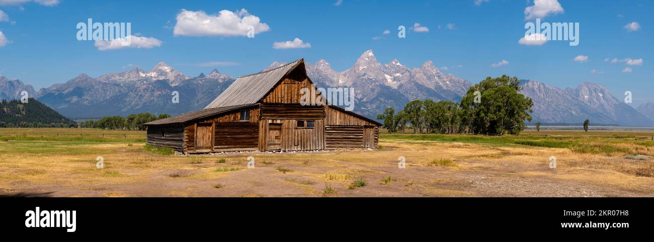 Vormittag im Moulton Barn, Mormon Row Historic District, Tetons National Park, Moran, Wyoming, USA. Stockfoto