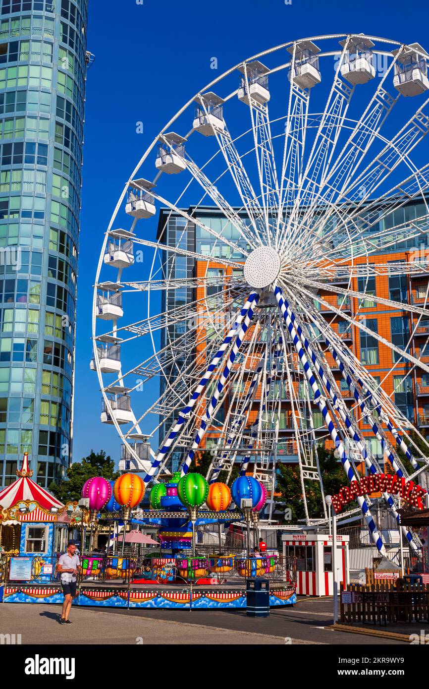 Ferris Wheel, Gunwharf Quay, Portsmouth Harbour, Hampshire, England, Vereinigtes Königreich Stockfoto