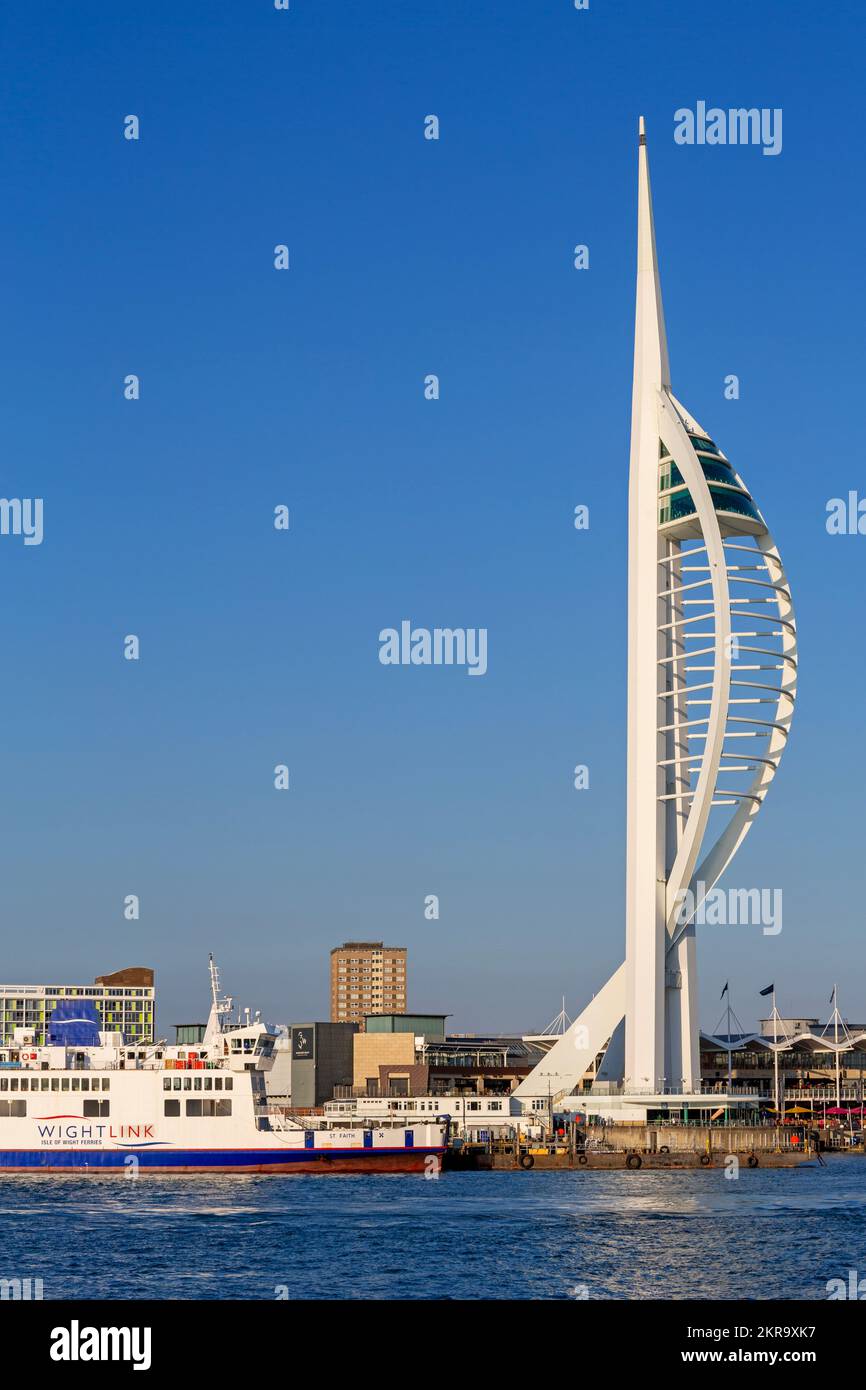 Spinnaker Tower, Gunwharf Quay, Portsmouth, Hampshire, England, Vereinigtes Königreich Stockfoto