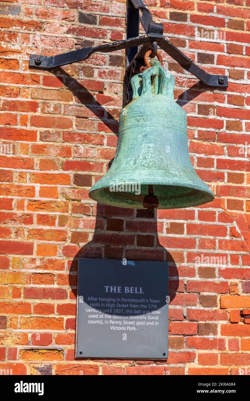 Bell, Southsea Castle, Portsmouth, Hampshire, England, Großbritannien Stockfoto