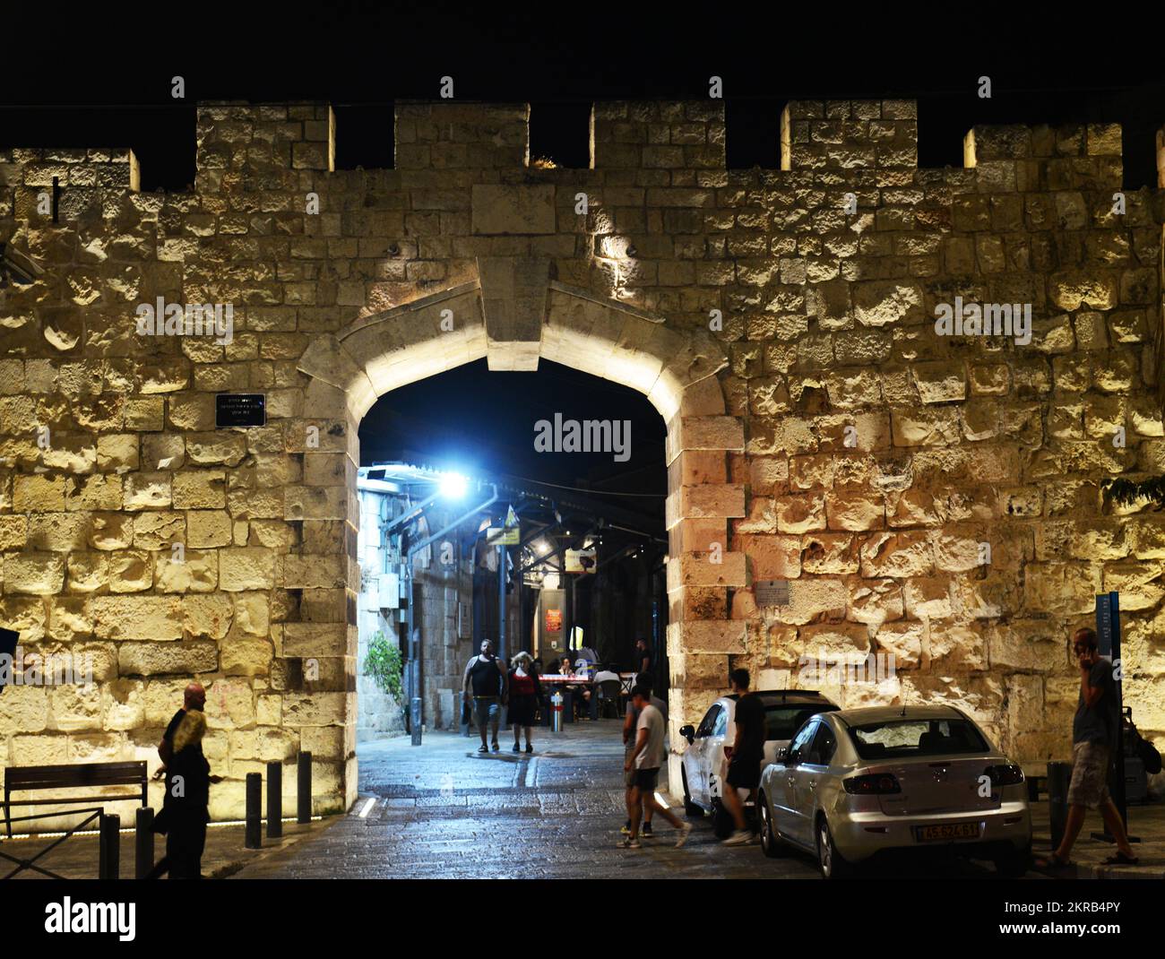 Das neue Tor in der Altstadt von Jerusalem bei Nacht. Stockfoto
