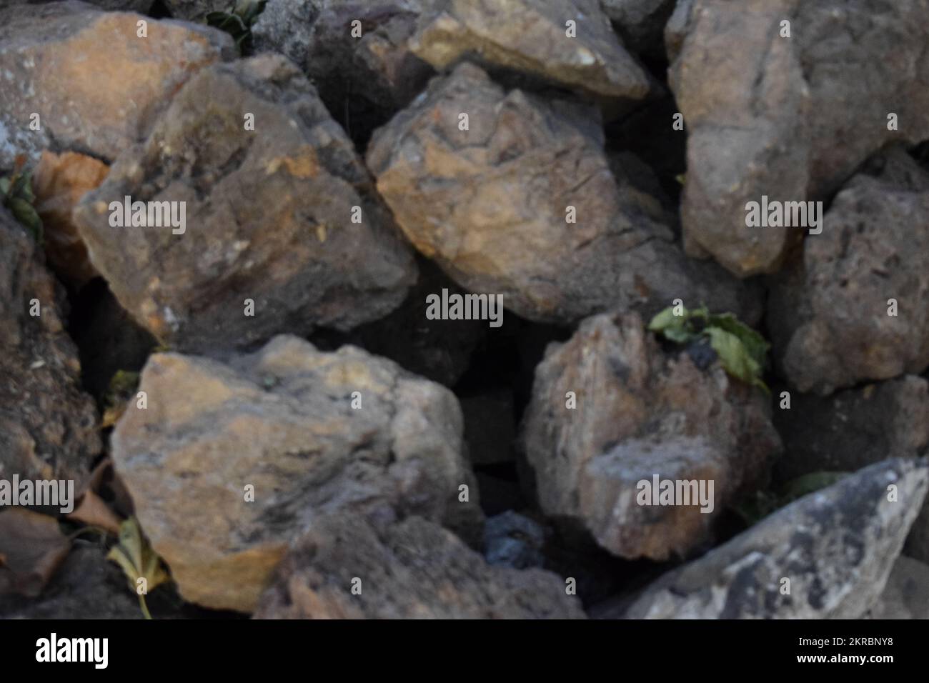 Ein Haufen Steine am Tag Stockfoto