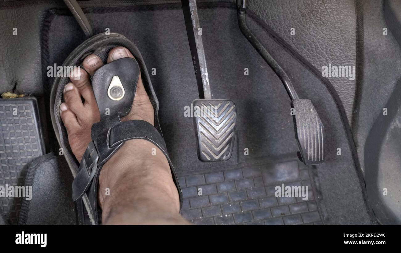 Fußbremspedal -Fotos und -Bildmaterial in hoher Auflösung – Alamy