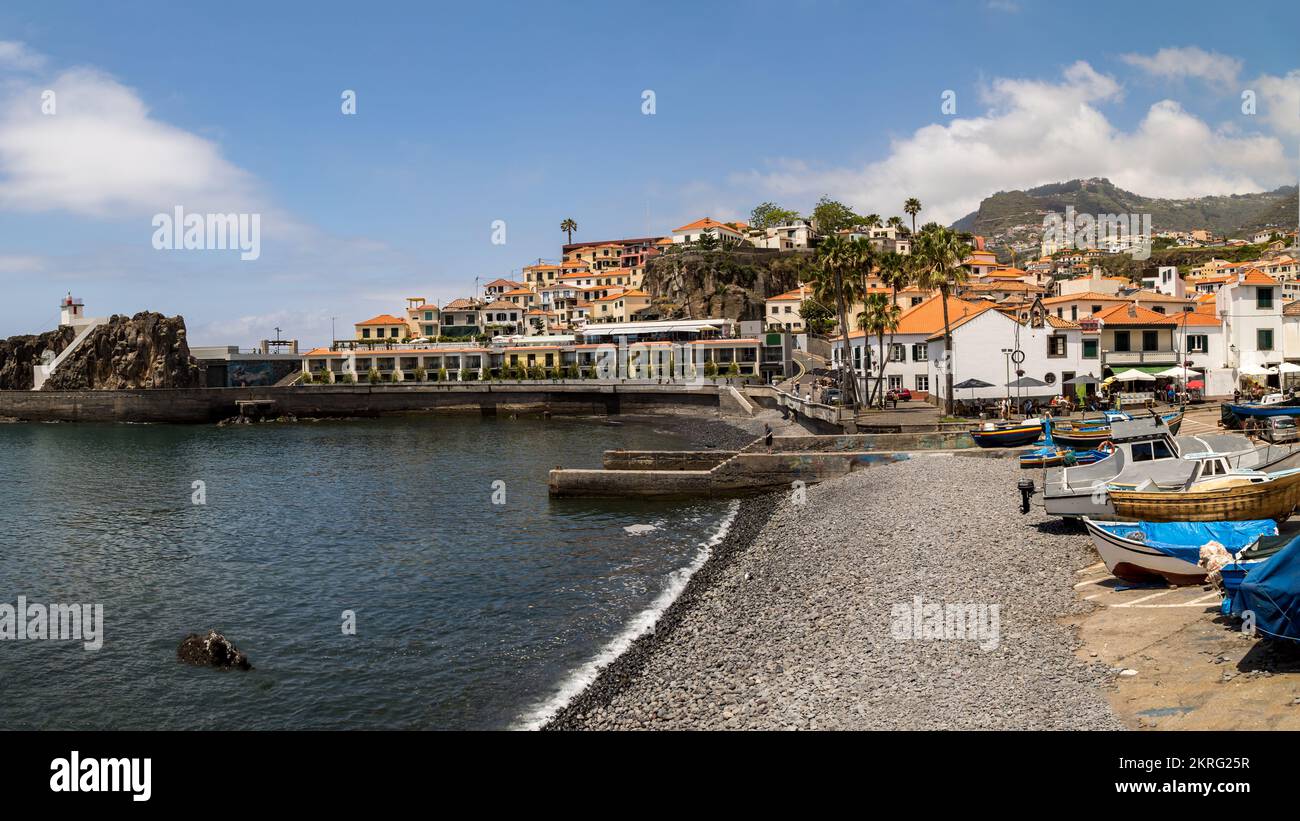 Yachthafen in der Bucht von Camara de Lobos Stockfoto