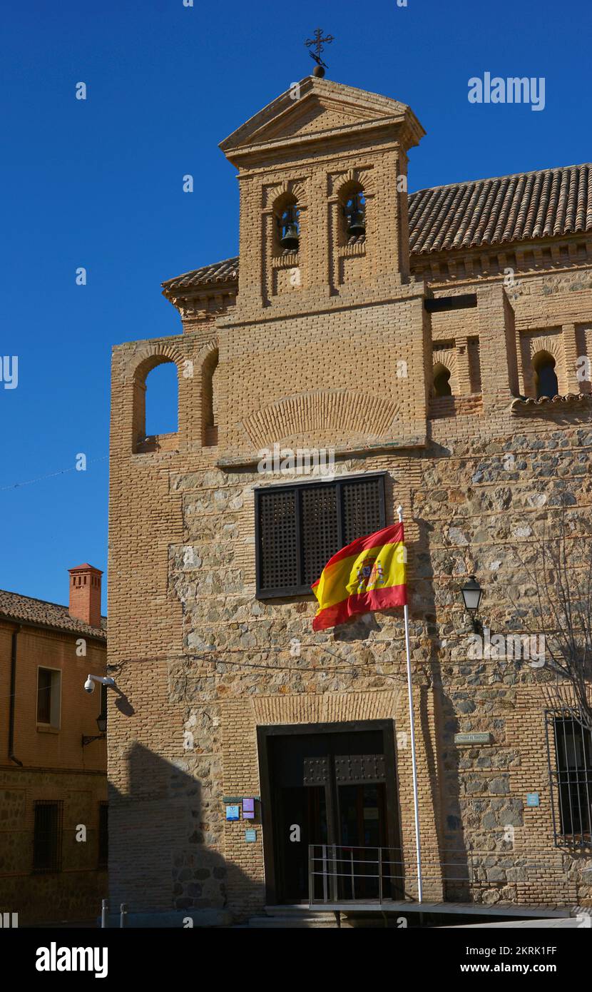 Sephardisches Museum. Das Hotel befindet sich in der Synagoge El Transito, die im 14.. Jahrhundert erbaut wurde. Außenansicht. Toledo. Kastilien-La Mancha. Spanien. Stockfoto