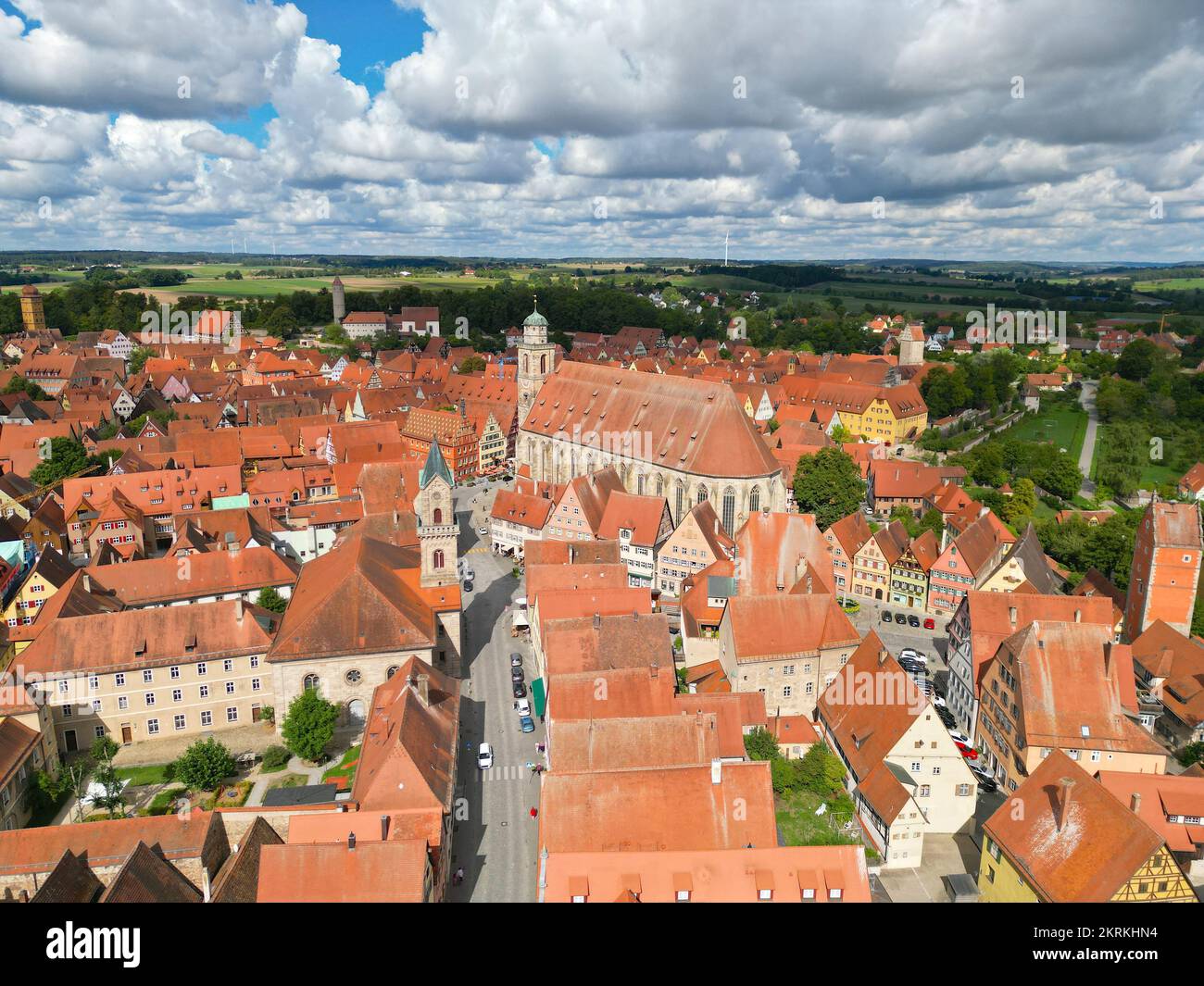 Kathedrale St. George Dinkelsbuhl Bayern, Süddeutschland, Drune aus der Vogelperspektive Stockfoto