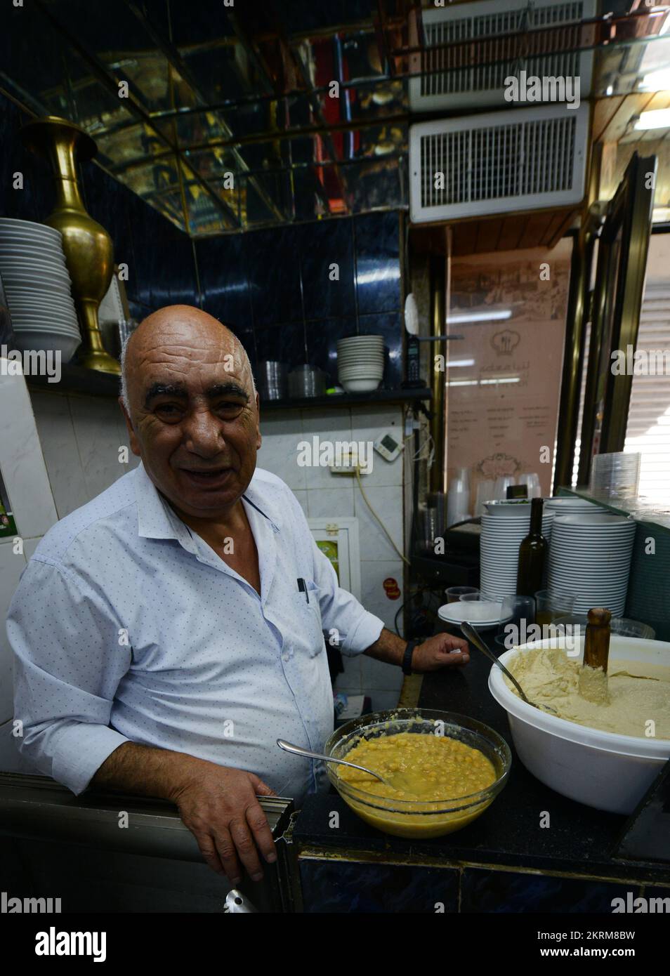 Das Restaurant Lina Hummus gilt als eines der besten in der Region. Altstadt von Jerusalem. Stockfoto