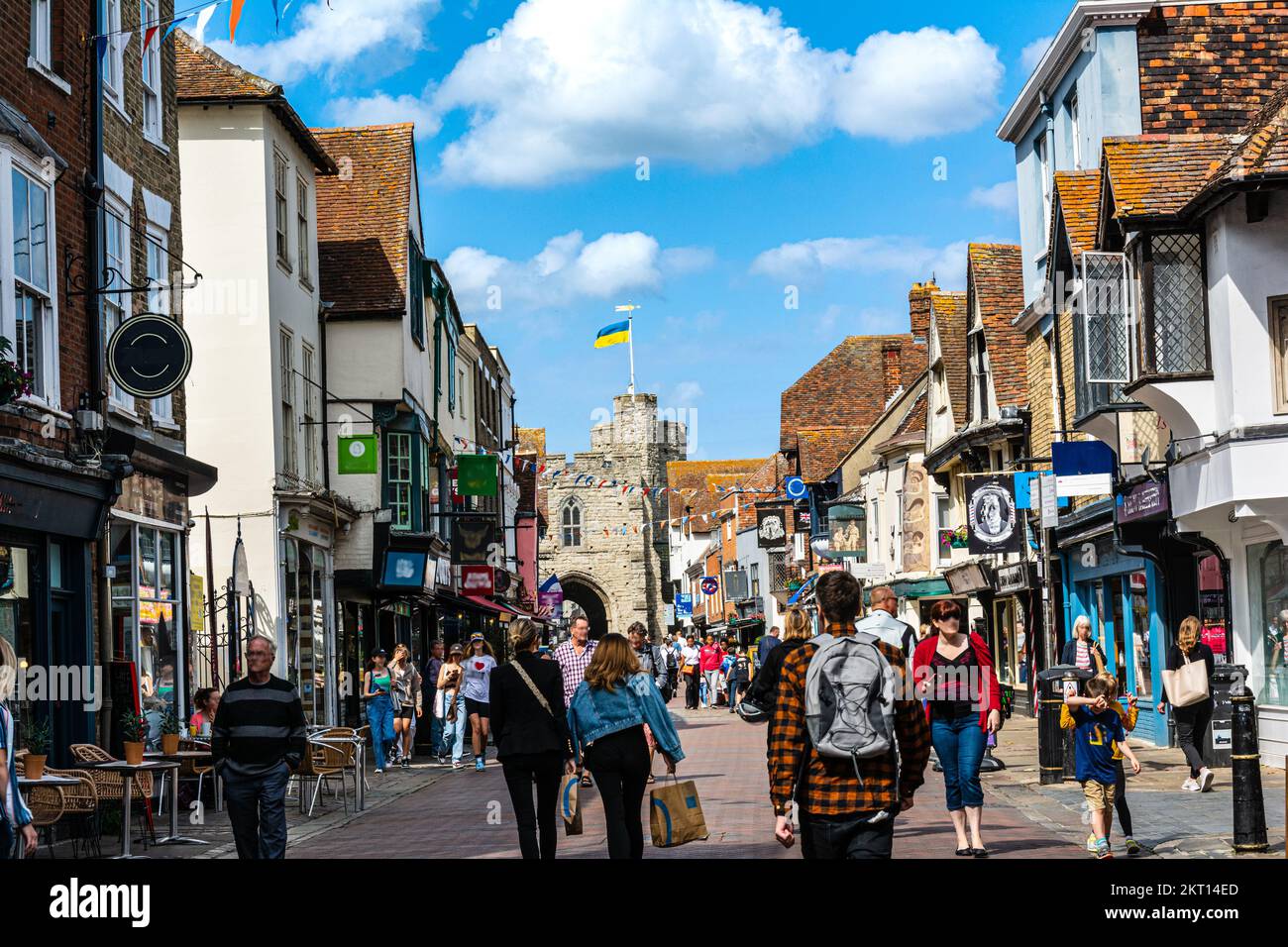 Canterbury,Kent,England,Vereinigtes Königreich - 31. August 2022 : Nachmittagsblick auf die St. Peter Street Stockfoto