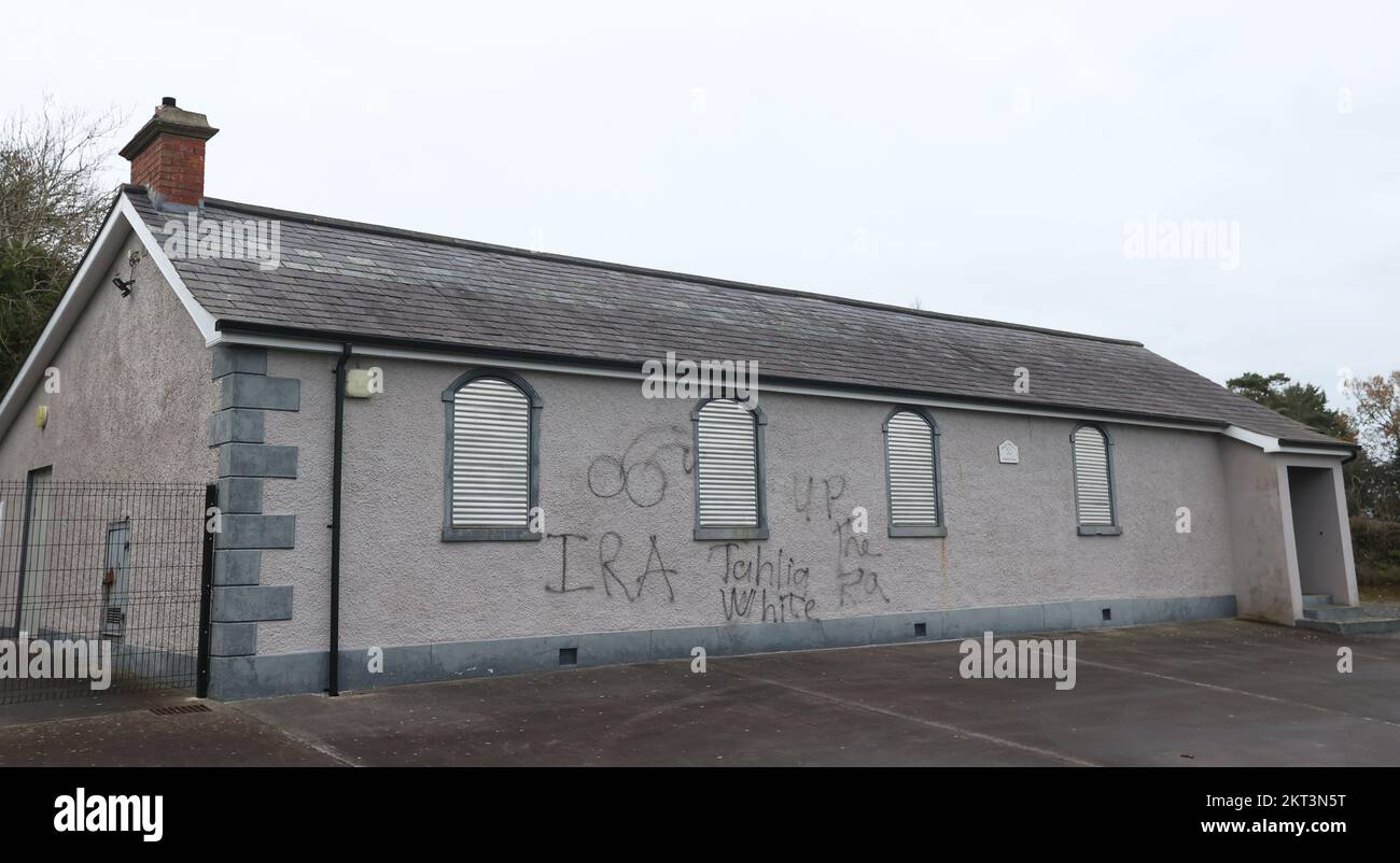 REDAKTEURE VERMERKEN INHALT Orange Hall auf der Crosskeys Road, Keady als Polizei ermittelt, nachdem Pro-IRA Graffiti auf dem Flur in Co Armagh niedergeschlagen wurde. Ein Sprecher der PSNI sagte, dass der Vorfall irgendwann zwischen 10pm Uhr am Montag und Dienstagmorgen stattfand. Der Sprecher fügte hinzu, dass der Vorfall wie ein religiöses Hassverbrechen behandelt wurde. Foto: Dienstag, 29. November 2022. Stockfoto