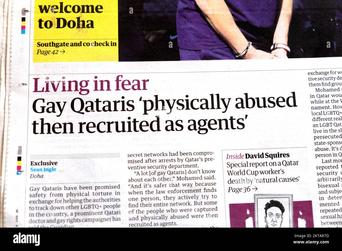 "Lebt in Furcht, schwule Kataris, wird körperlich missbraucht und dann als Agenten rekrutiert." Guardian, Schlagzeile der Weltmeisterschaft Katar Doha, 16. November 2022, UK Stockfoto