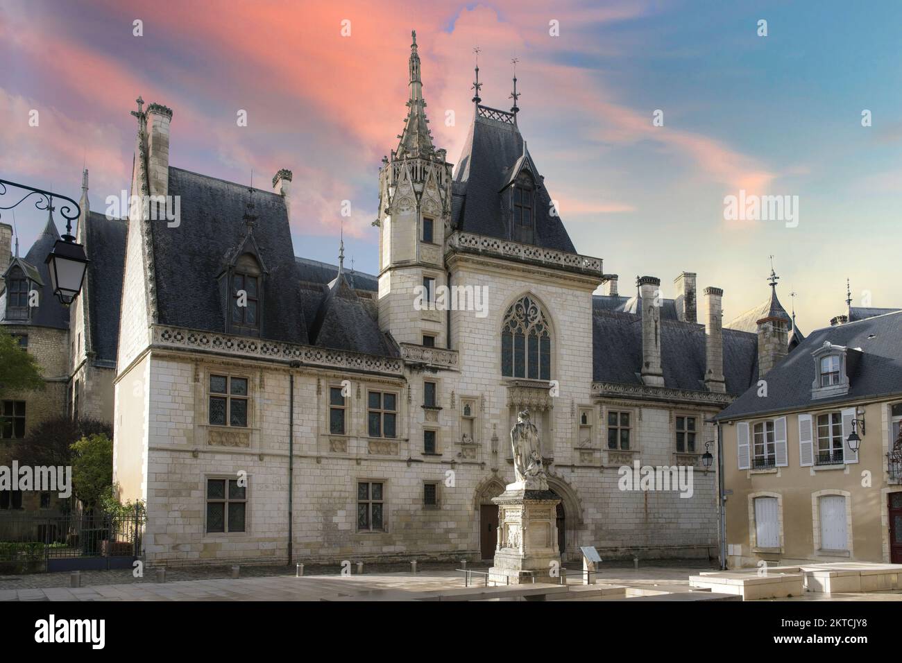 Bourges, mittelalterliche Stadt in Frankreich, Jacques Coeur Villa im historischen Zentrum Stockfoto