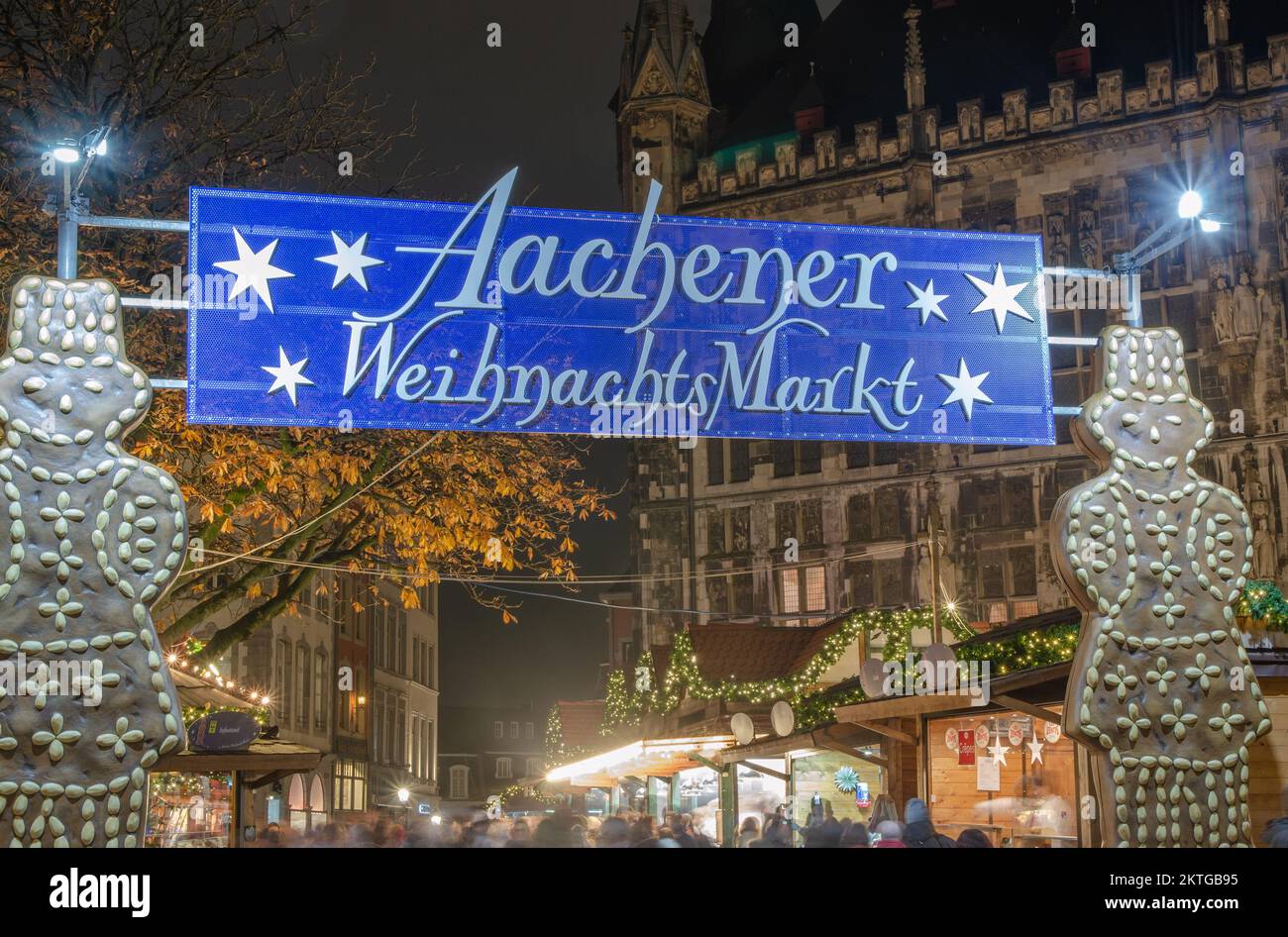 Aachen November 2022: Der Aachener Weihnachtsmarkt findet vom 18.. November bis 23.. Dezember 2022 statt. Stockfoto