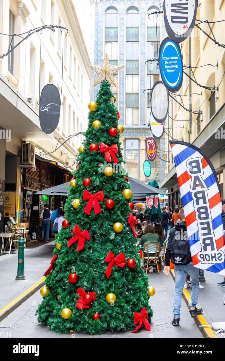 Melbourne Vic degraves Street Melbourne Laneway mit öffentlichem Weihnachtsbaum und Dekorationen ausgestellt, Victoria, Australien Stockfoto
