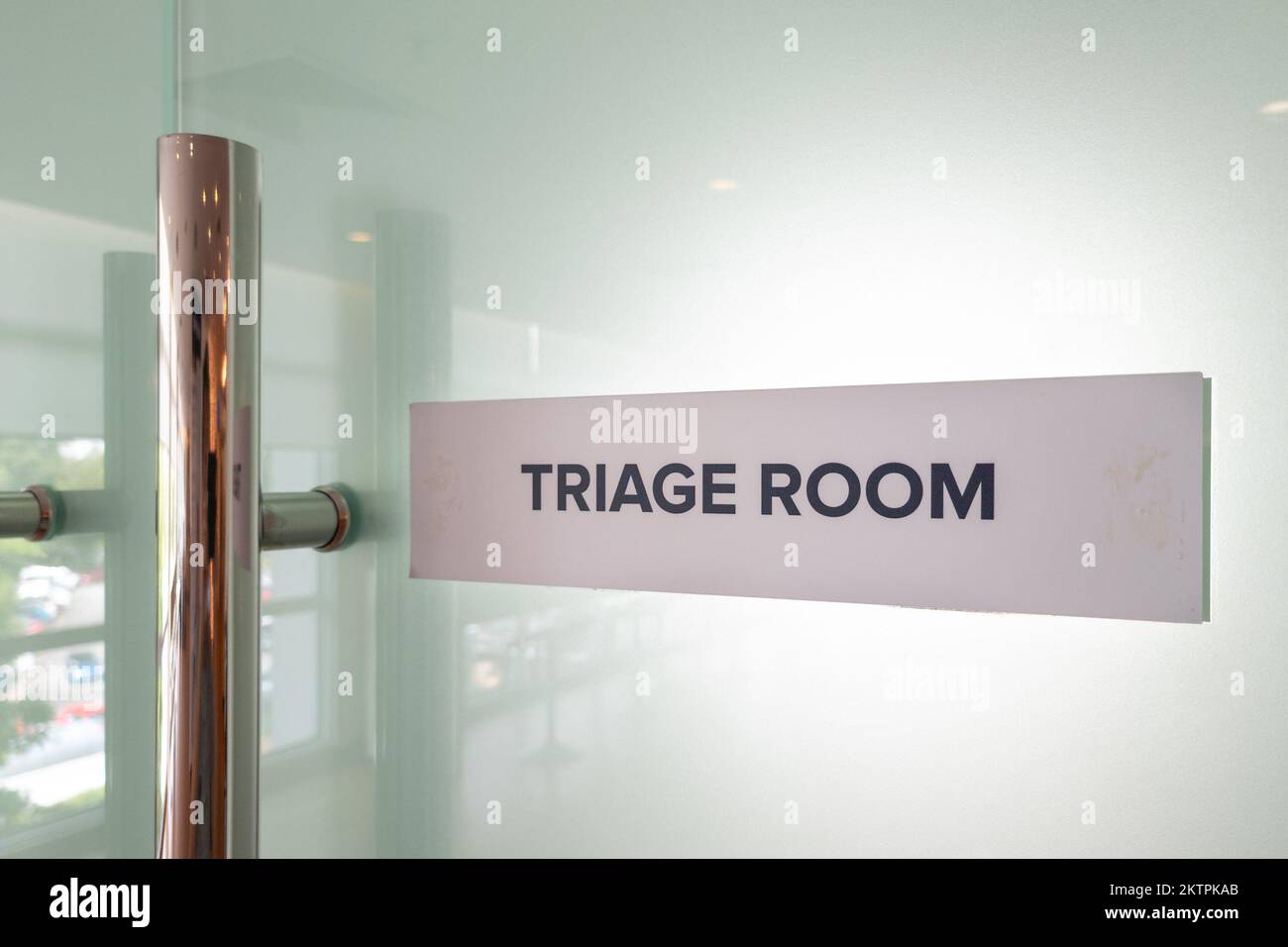 Konzept des Wortes Triage Room am Noteingang des Krankenhauses Stockfoto