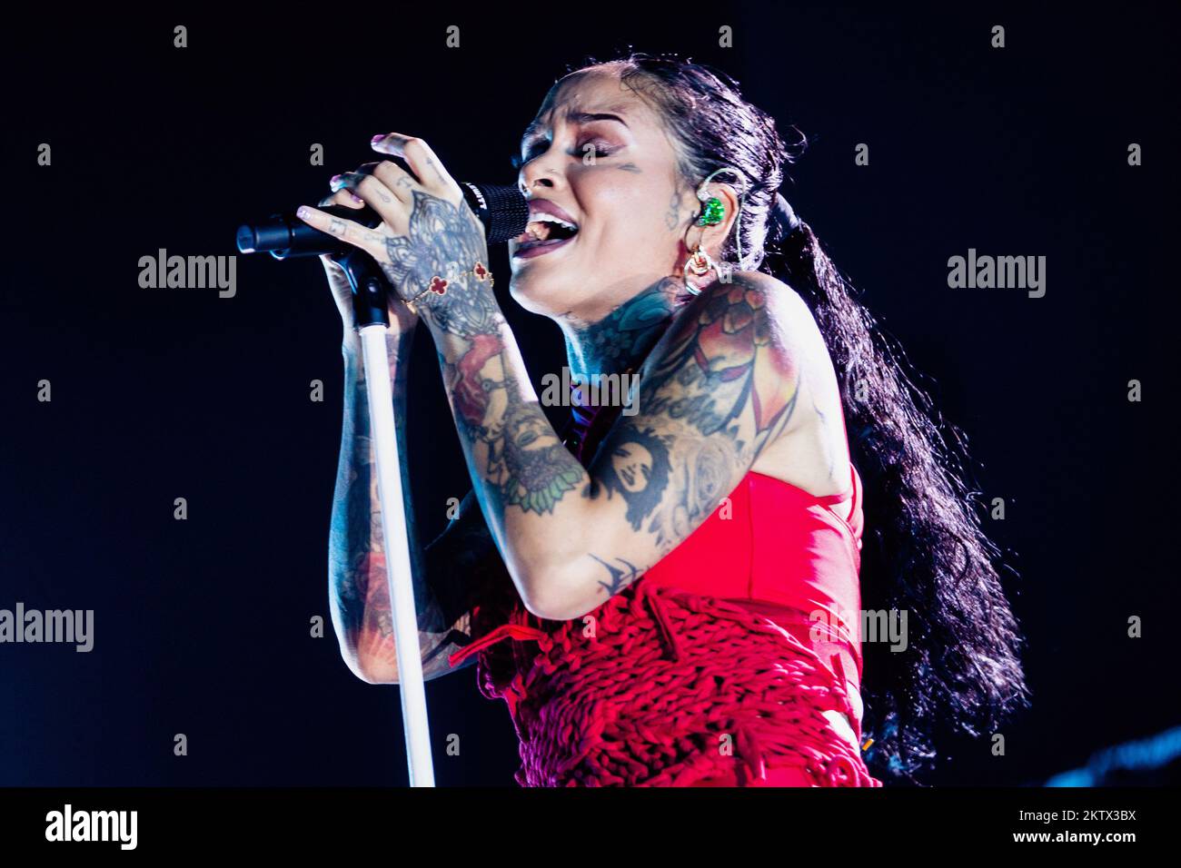 Mailand, Italien. 29.. November 2022. Der amerikanische Sänger, Songwriter und Tänzer Kehlani Ashley tritt live im Fabrique auf. Kredit: SOPA Images Limited/Alamy Live News Stockfoto