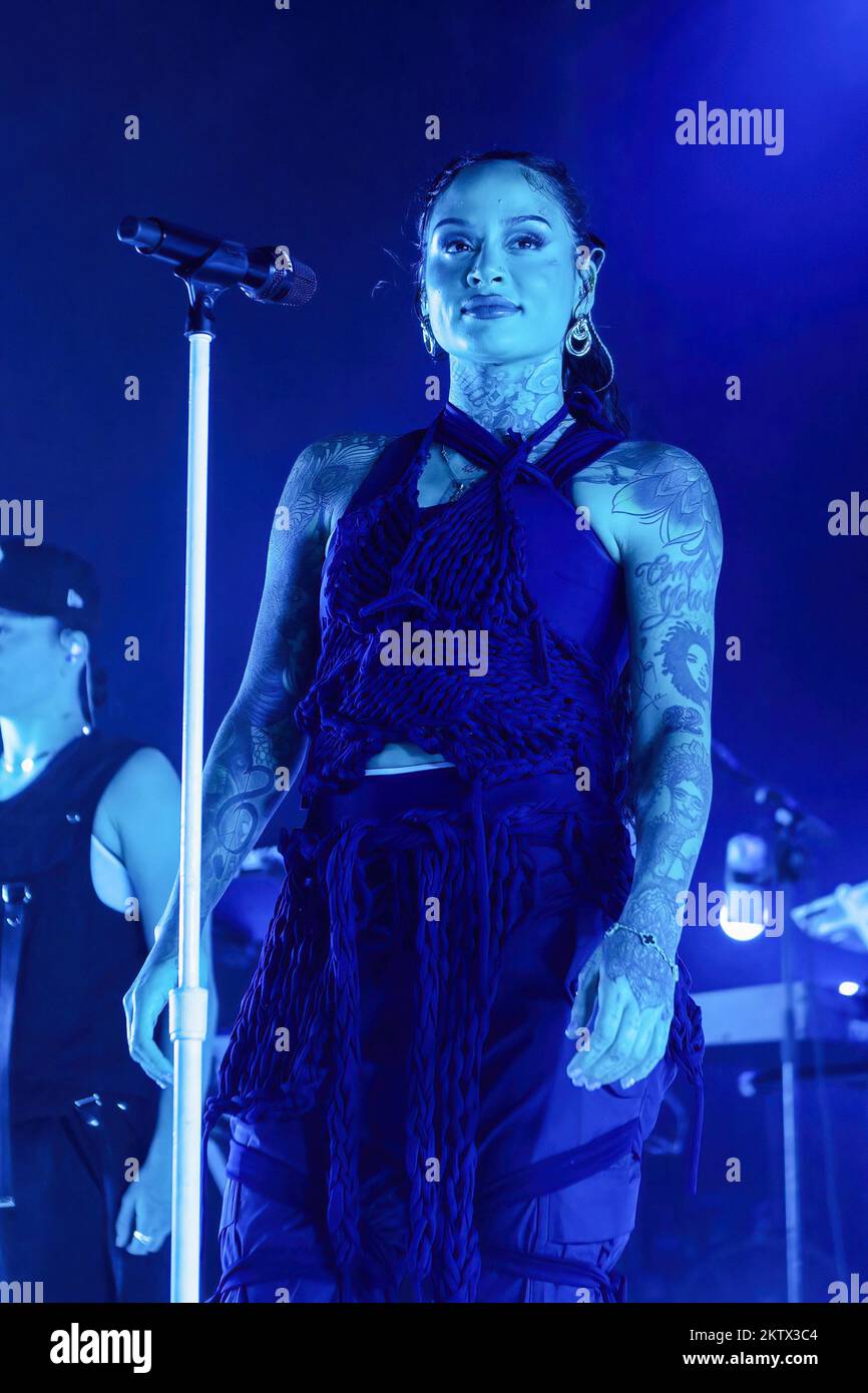 Mailand, Italien. 29.. November 2022. Der amerikanische Sänger, Songwriter und Tänzer Kehlani Ashley tritt live im Fabrique auf. Kredit: SOPA Images Limited/Alamy Live News Stockfoto