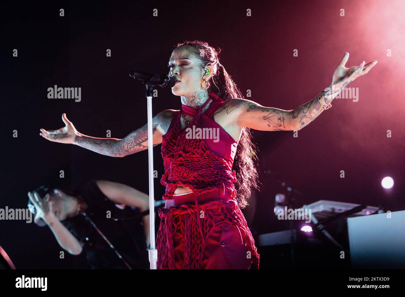 Mailand, Italien. 29.. November 2022. Der amerikanische Sänger, Songwriter und Tänzer Kehlani Ashley tritt live im Fabrique auf. Kredit: SOPA Images Limited/Alamy Live News Stockfoto