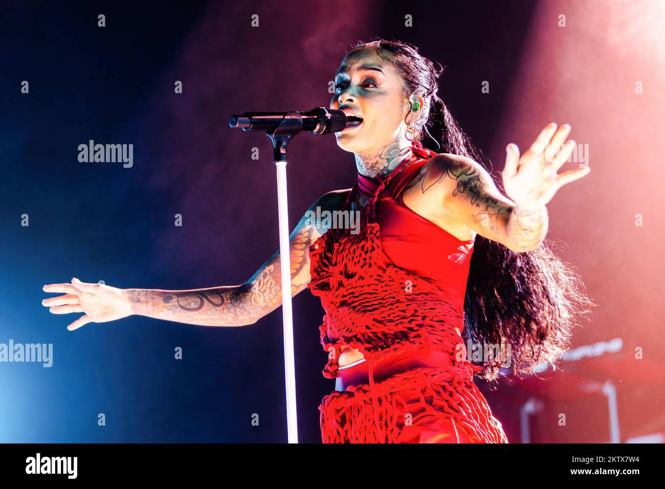 Mailand, Italien. 29.. November 2022. Der amerikanische Sänger, Songwriter und Tänzer Kehlani Ashley tritt live im Fabrique auf. (Foto: Mairo Cinquetti/SOPA Images/Sipa USA) Guthaben: SIPA USA/Alamy Live News Stockfoto