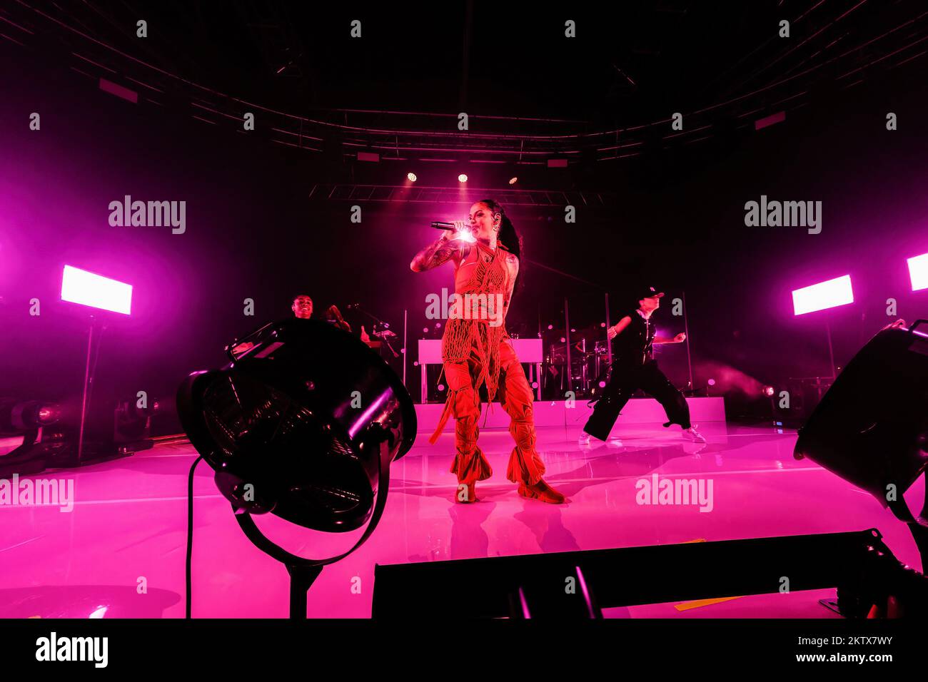 Mailand, Italien. 29.. November 2022. Der amerikanische Sänger, Songwriter und Tänzer Kehlani Ashley tritt live im Fabrique auf. (Foto: Mairo Cinquetti/SOPA Images/Sipa USA) Guthaben: SIPA USA/Alamy Live News Stockfoto