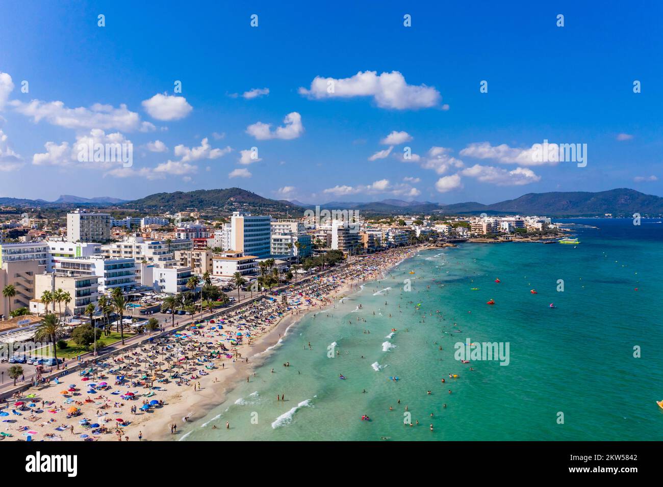 Luftaufnahme, Hubschrauberrundflug über die Bucht von Cala Millor und Cala Bona, Manacor Region, Mallorca, Ballearen, Spanien, Europa Stockfoto