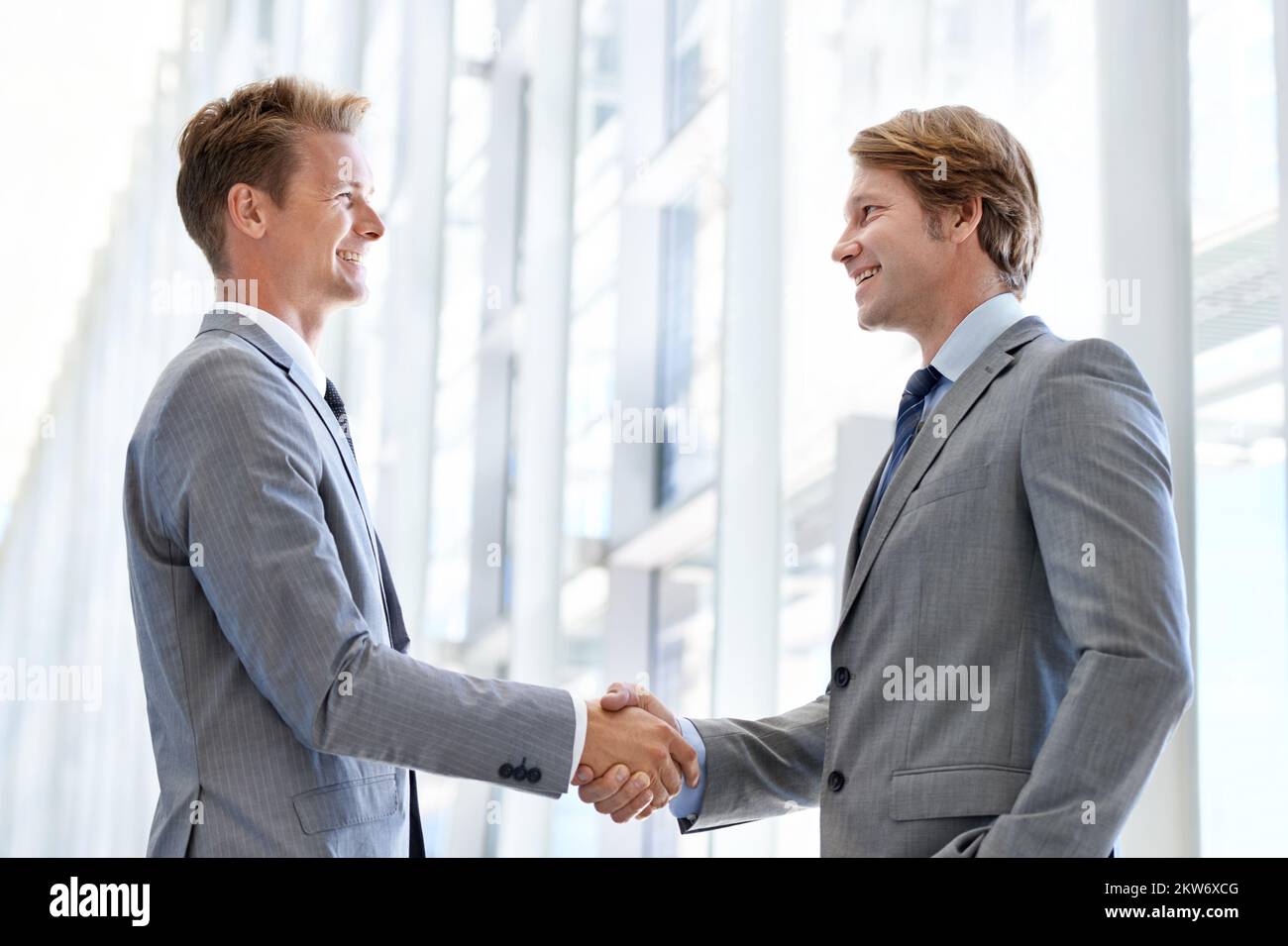 Es ist kein Deal, bis wir ihm die Hand schütteln. Stockfoto