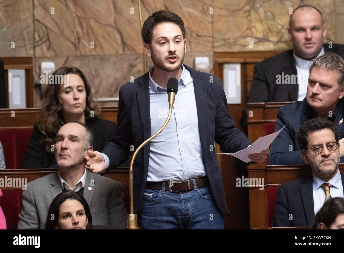 Stellvertreter, Damien Maudet nimmt am 29. November 2022 an einer Fragestunde mit der Regierung in der französischen Nationalversammlung in Paris Teil. Foto: David Niviere/ABACAPRESS.COM Stockfoto