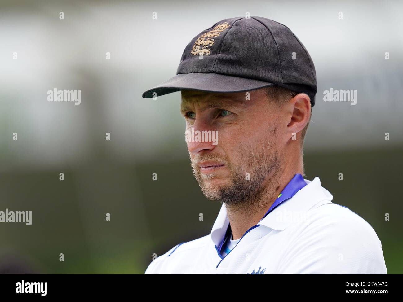 Aktenfoto von 05-07-2022 von Englands Joe Root. Englands erster Test in Pakistan seit 17 Jahren konnte um 24 Stunden verschoben werden, nachdem eine Reihe von Reisenden Spielern und Mitarbeitern zwei Tage vor dem mit Spannung erwarteten Spiel in Rawalpindi von Krankheit niedergeschlagen wurden.Ausgabedatum: Mittwoch, 30. November 2022. Stockfoto