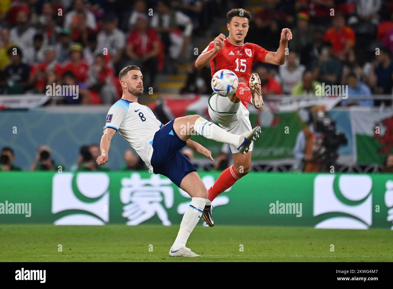 Doha, Katar. 29.. November 2022. Jordan HENDERSON (eng), Action, Duels gegen AMPADU Ethan (WAL). Wales (WLS) - England (eng) 0-3 Gruppe Stage Group B am 29.11.2022, Ahmad bin Ali Stadium Fußball-Weltmeisterschaft 2022 in Katar ab 20,11. - 18.12.2022? Kredit: dpa/Alamy Live News Stockfoto