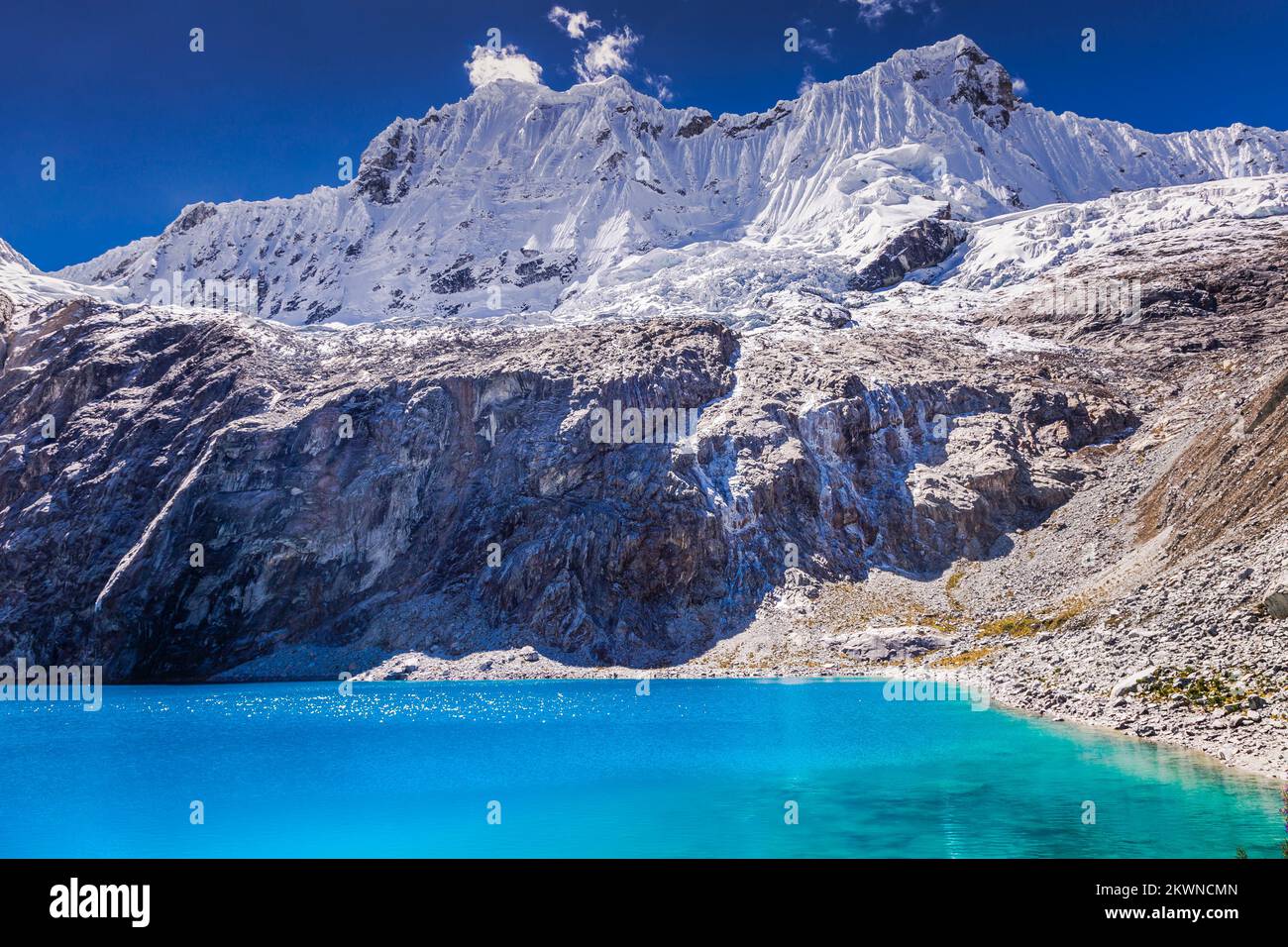 see 69 in Cordillera Blanca mit schneebedeckten Anden, Ancash, Peru Stockfoto