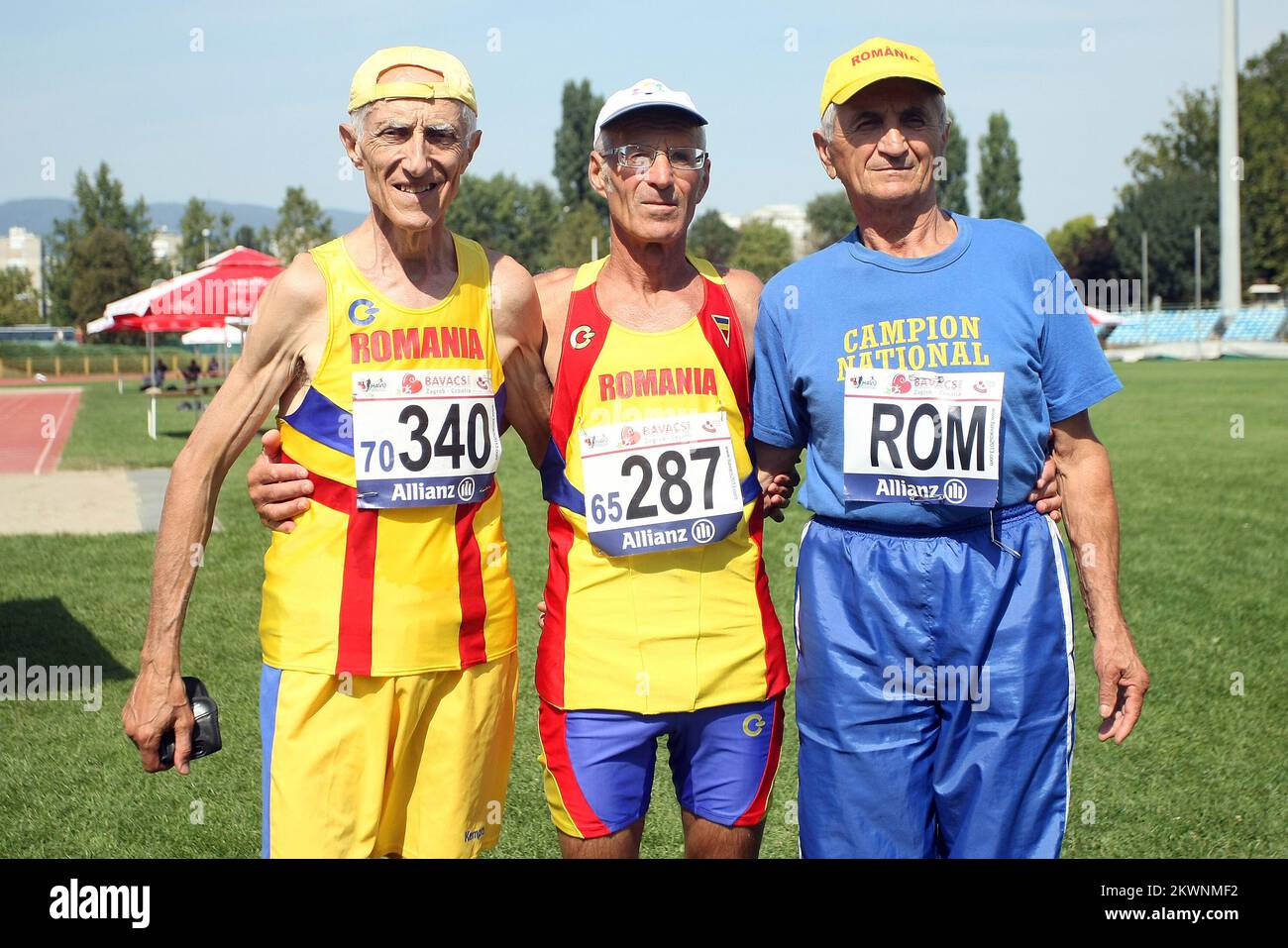 08.08.2013., Zagreb, Kroatien - 22. Balkan Athletics Masters Games, die erstmals in Kroatien stattfanden. An den Spielen nahmen 717 Teilnehmer aus den 16 Ländern Teil. Nicolae Sdrula und Zoltan Beno sind die ältesten Teilnehmer aus Rumänien im Alter von 70 bis 80 Jahren. Foto: Luka Stanzl/PIXSELL Stockfoto