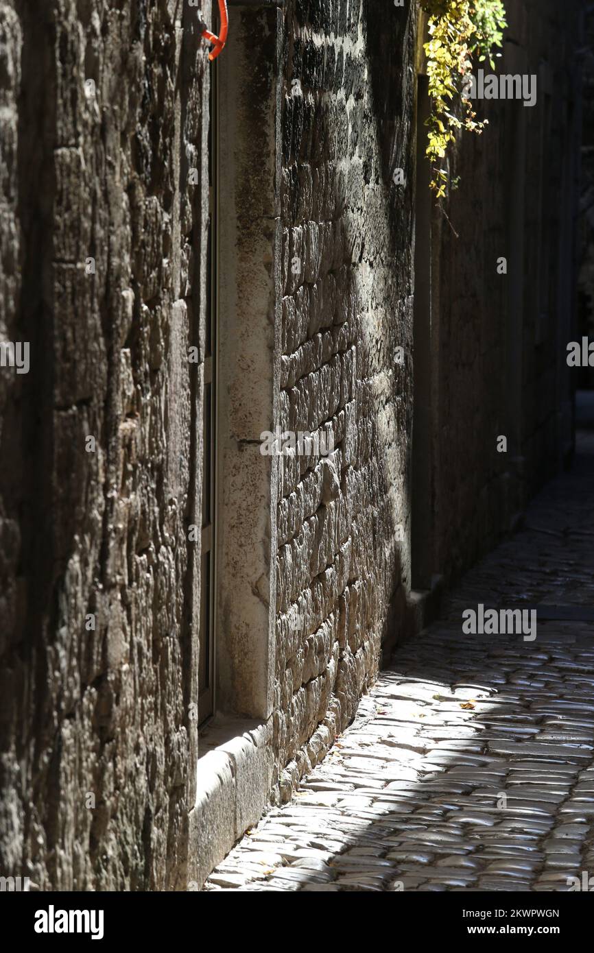 16.12.2013., Trogir, Kroatien - Blick auf die Straßen der Stadt und die Schönheit der Altstadt. Foto: Ivo Cagalj/PIXSELL Stockfoto