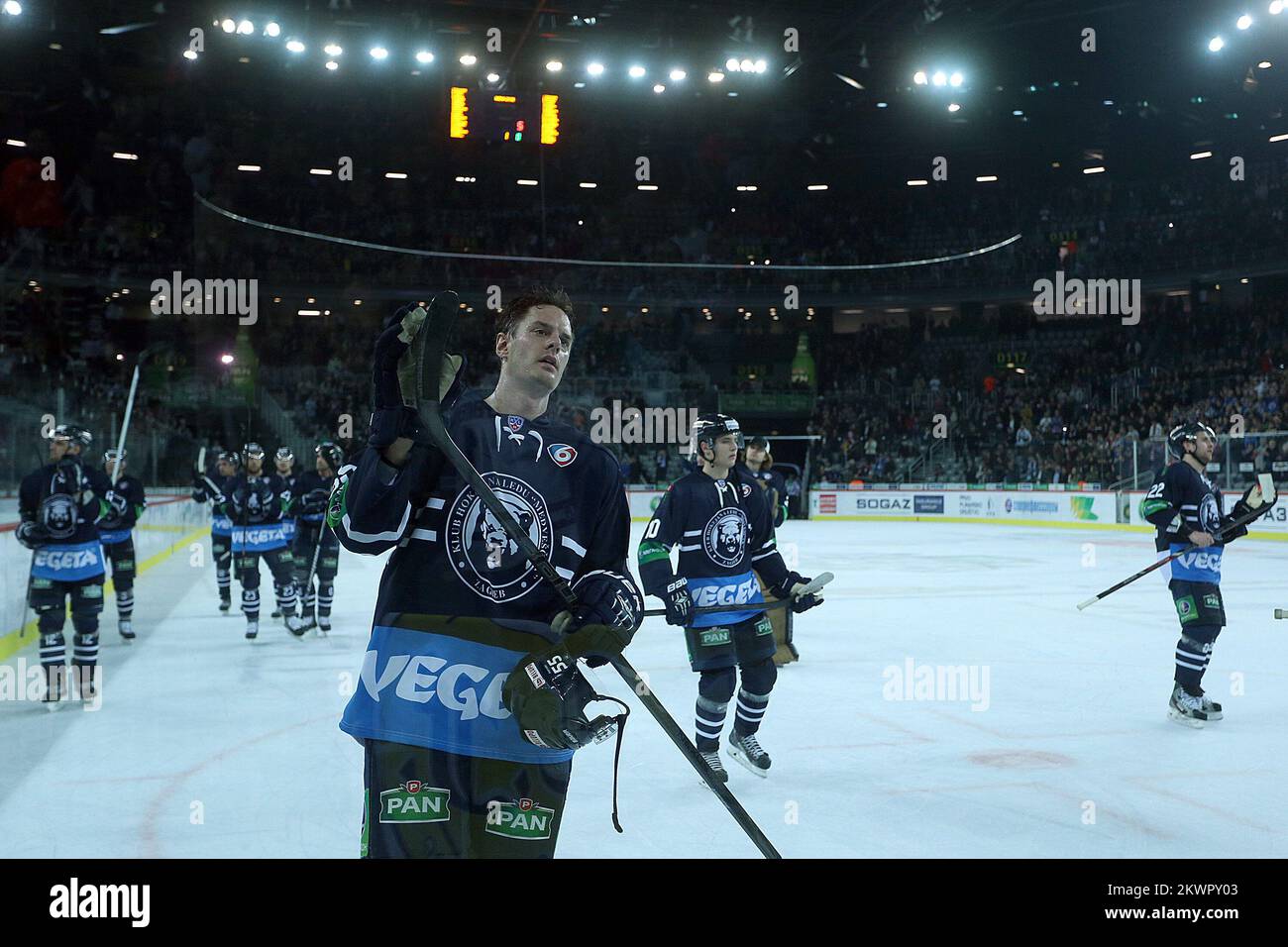 27.12.2013., Arena Zagreb, Zagreb, Kroatien - Pan Arena Ice Fever, Kontinental Hockey League, Open Championship Russian Ice Hockey, Staffel 2013-2014, KHL Medvescak - HC Dynamo Moskau. Foto: Goran Stanzl/PIXSELL Stockfoto