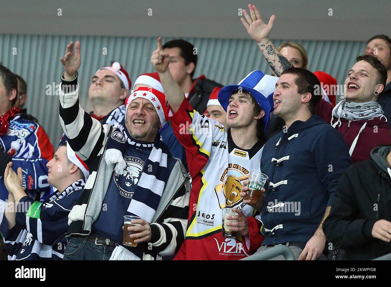 27.12.2013., Arena Zagreb, Zagreb, Kroatien - Pan Arena Ice Fever, Kontinental Hockey League, Open Championship Russian Ice Hockey, Staffel 2013-2014, KHL Medvescak - HC Dynamo Moskau. Foto: Goran Stanzl/PIXSELL Stockfoto