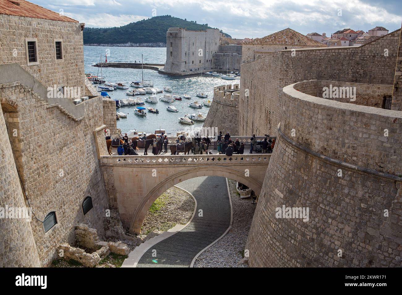 17.01.2014., Ploce, Dubrovnik - Dreharbeiten der Fernsehserie Borgia in der Altstadt von Dubrovnik auf der Ostbrücke. Foto: Grgo Jelavic/PIXSELL Stockfoto