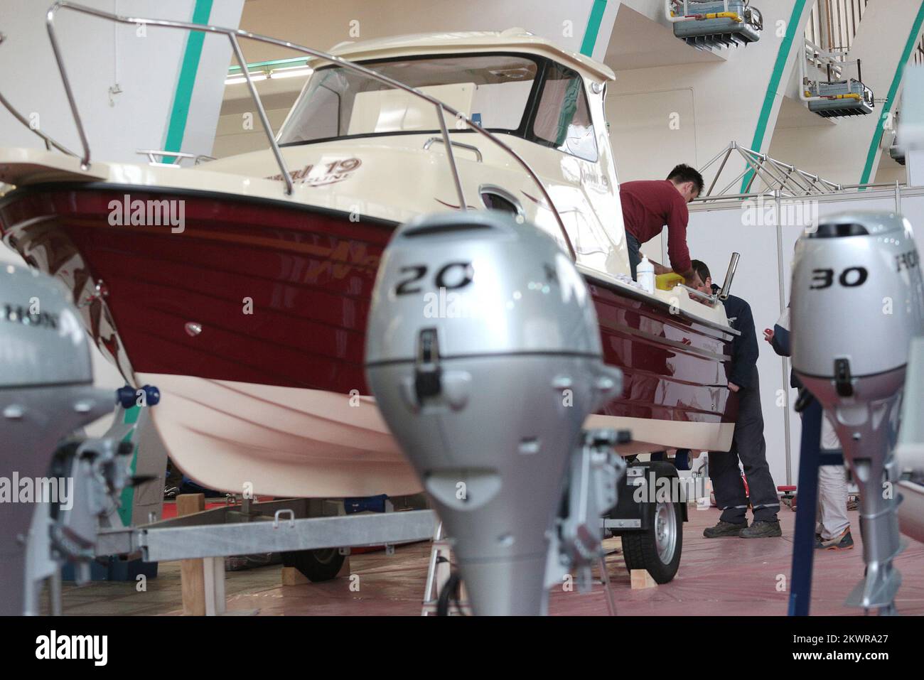 18.02.2014., Zagreb, Kroatien - die Zagreb Boat Show ist die größte Business Boat Show in der Region. Diese Ausgabe 23., die vom 19. Bis 23. Februar auf der Zagreber Messe stattfindet, ist ein echtes Beispiel für den gesamten nautischen Sektor. Neben zahlreichen Herstellern von Bekleidung, Ausrüstung und Elektronik werden auch Hersteller von Motoren und Segelbooten vertreten sein. Viele kroatische Jachthäfen, Charterunternehmen und Yachtclubs werden ihre Aktivitäten auch in einem Pavillon für Freizeit und Tourismus bewerben. Foto: Zarko Basic/PIXSELL Stockfoto